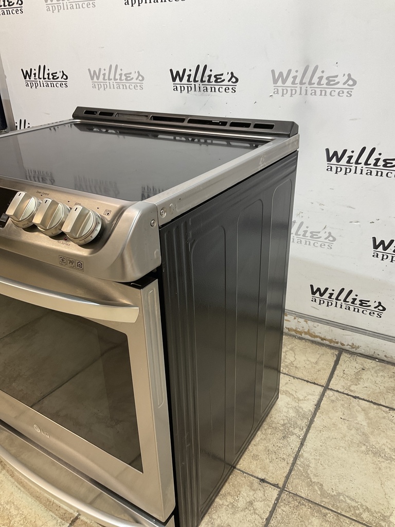 Lg Used Electric Stove 220volts (40/50 AMP) 30inches {4 prong} (Stainless Steel)