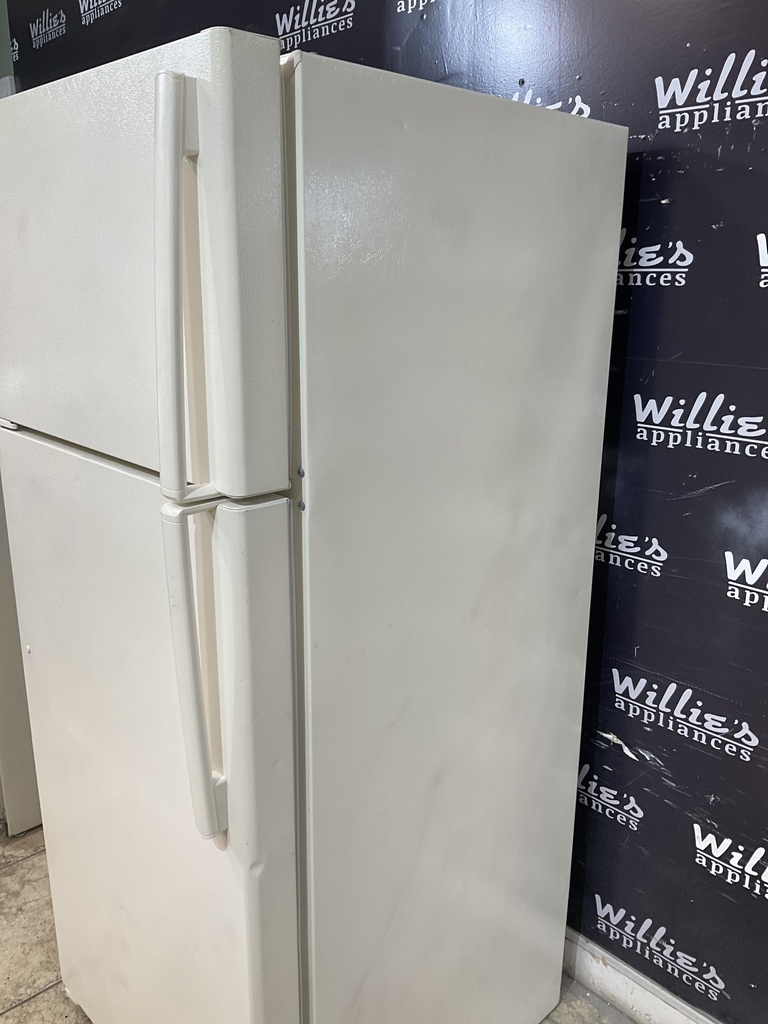 Ge Used Refrigerator Top and Bottom 28x67 (Bisque)