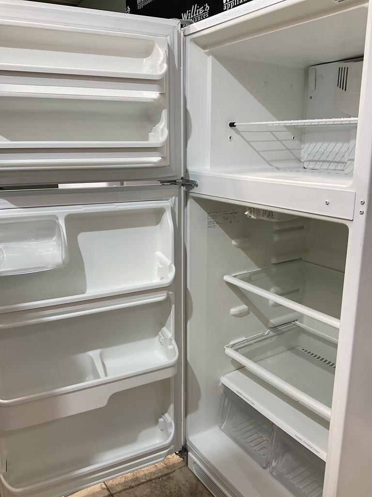 Frigidaire Used Refrigerator Top and Bottom 28x64 1/2”