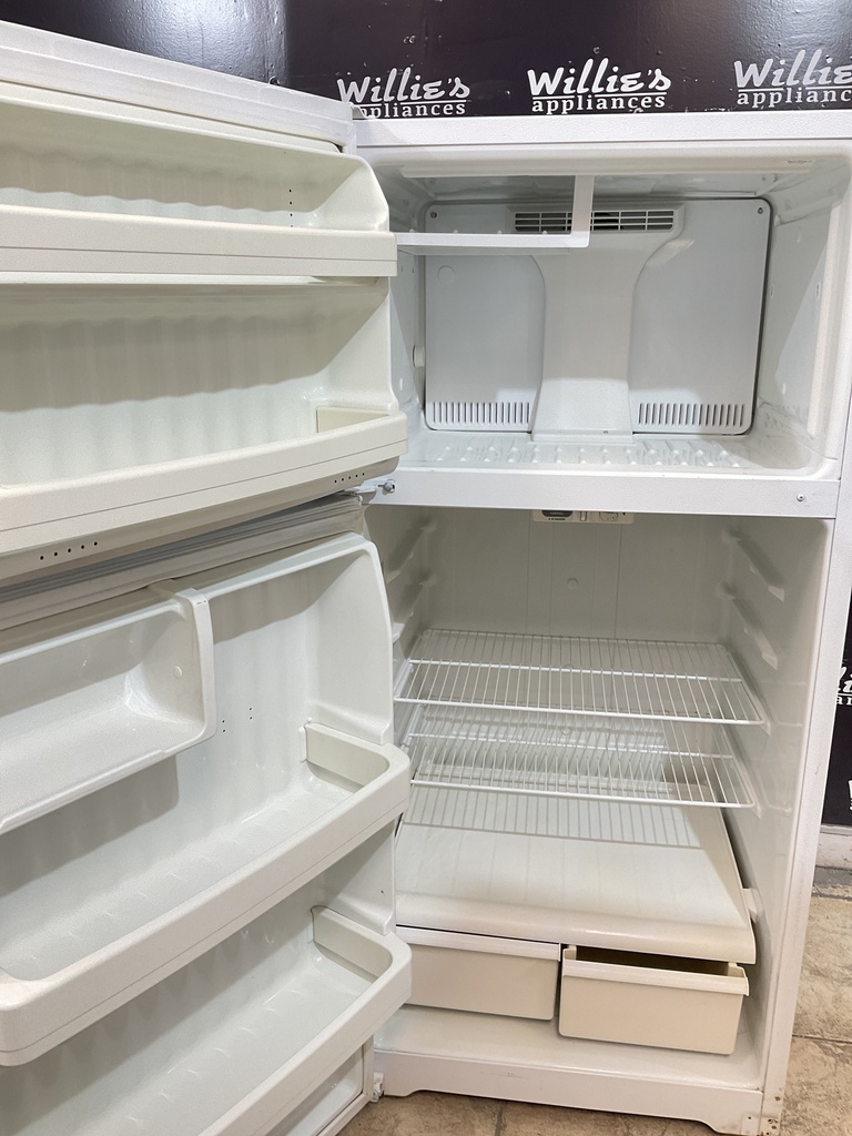 Hotpoint Used Refrigerator Top and Bottom 28x61 1/2’ (White) 