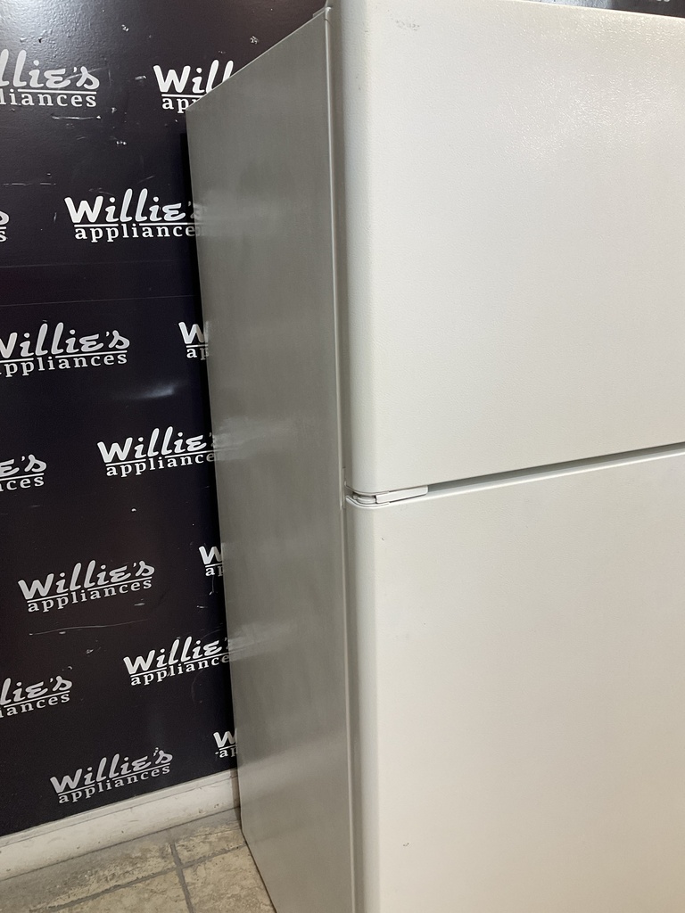 Ge Used Refrigerator Top and Bottom 30x66 1/2” (White) 