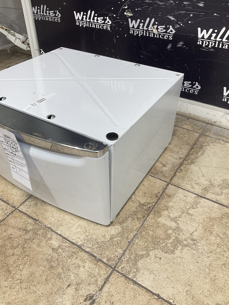 Maytag Used Pedestal 27inches 