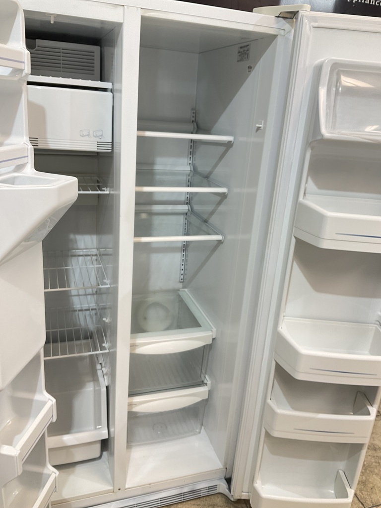 Ge Used Refrigerator Side by Side 32x66 1/2” (White)