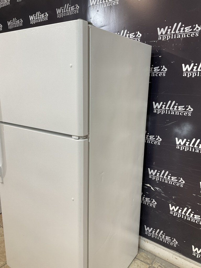 Kenmore Used Refrigerator Top and Bottom 28x64 1/2” 