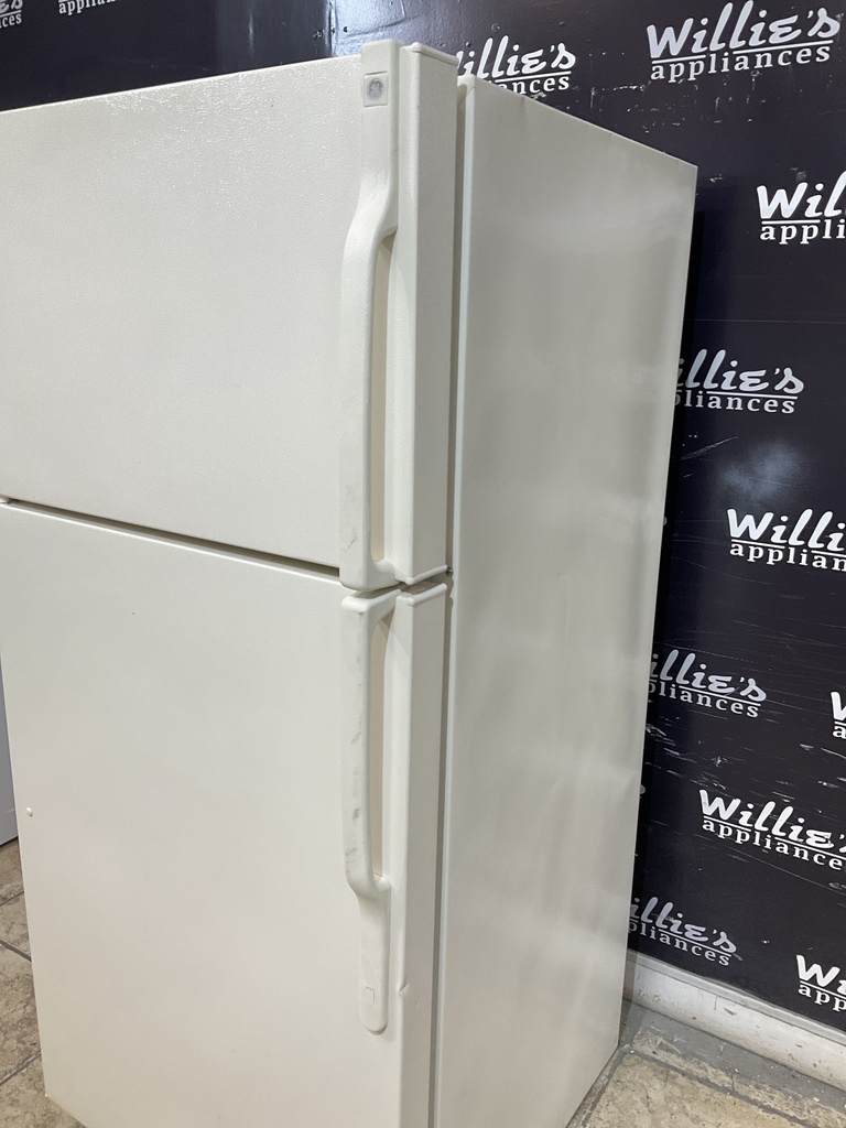 Ge Used Refrigerator Top and Bottom 28x61 1/2’ (Bisque)