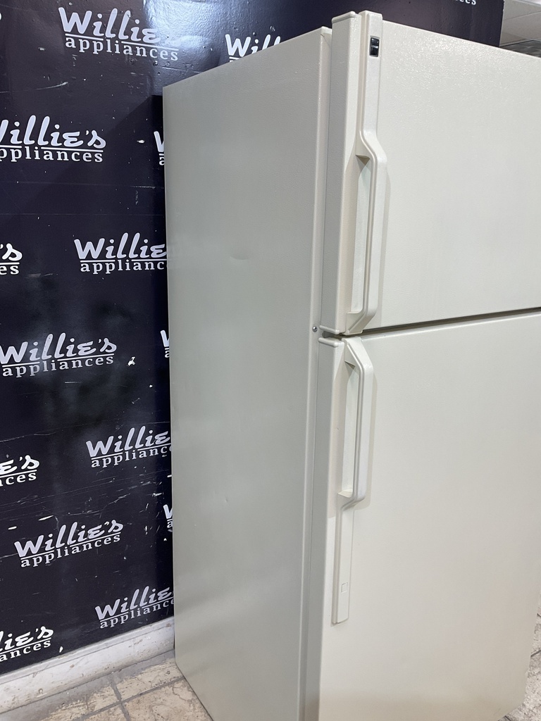 Hotpoint Used Refrigerator Top and Bottom 28x64 1/2”