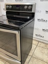 Whirlpool Used Electric Stove 220volts (40/50 AMP) 30inches {no cord} (Stainless Steel)