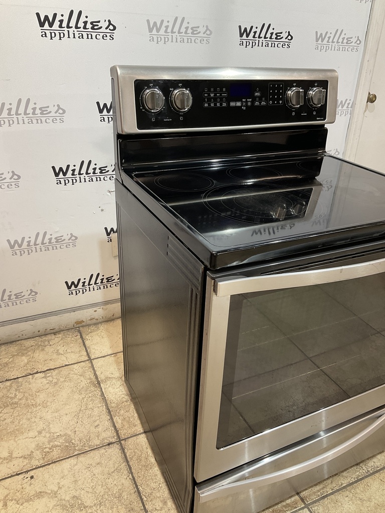 Whirlpool Used Electric Stove 220volts (40/50 AMP) 30inches {no cord} (Stainless Steel)