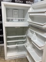 Frigidaire Used Refrigerator Top and Bottom 28x59 1/2 (white);