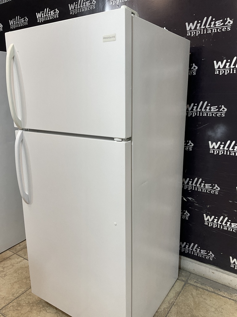 Frigidaire Used Refrigerator Top and Bottom 28x64 1/2” 