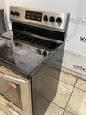 Frigidaire Used Electric Stove 220volts (40/50 AMP) 30inches {4 prong} (Stainless Steel) 30inches 