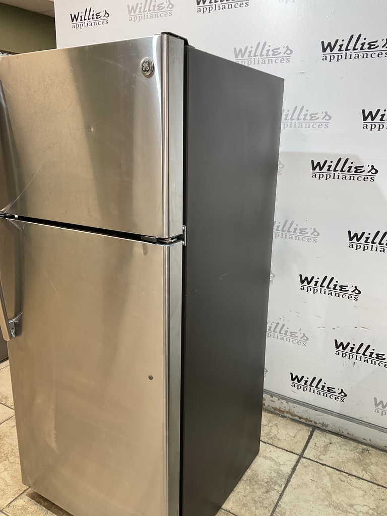 Ge Used Refrigerator Top and Bottom 28x64 1/2” (Stainless Steel) 