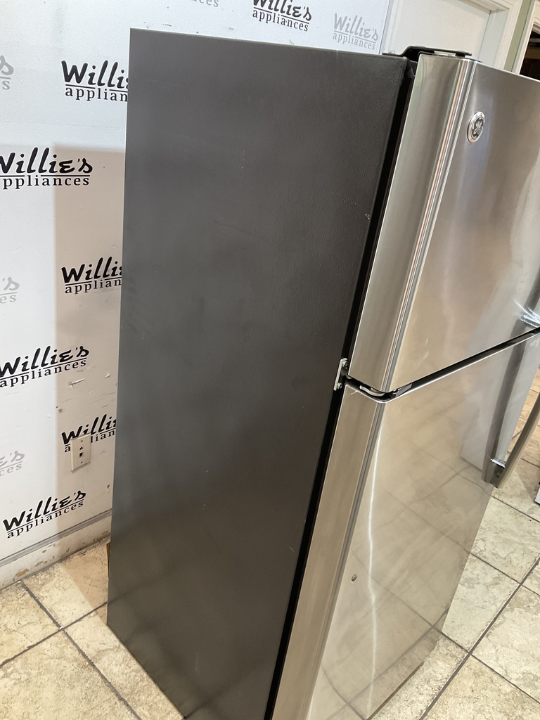 Ge Used Refrigerator Top and Bottom 28x64