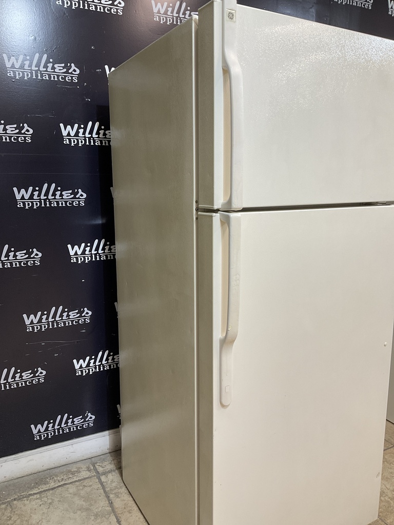 Ge Used Refrigerator Top and Bottom 28x67 (Bisque) 