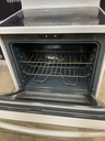 Ge Used Electric Stove 220volts (40/50 AMP) 30inches {3 prong} (White) 