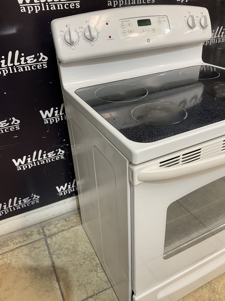 Ge Used Electric Stove 220volts (40/50 AMP) 30inches {3 prong} (White) 