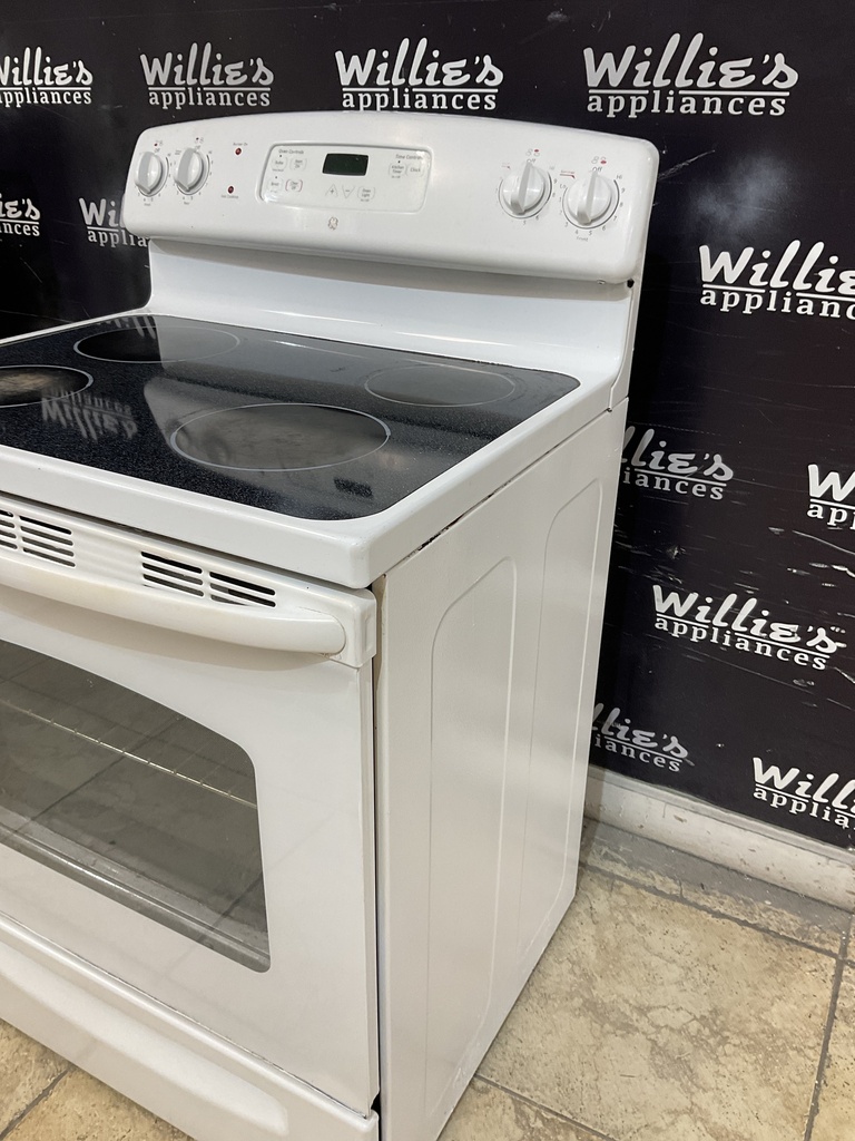 Ge Used Electric Stove 220volts (40/50 AMP) 30inches {no cord} (White) 