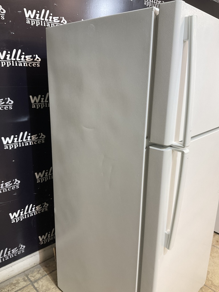 Ge Used Refrigerator Top and Bottom 28x64 (White)