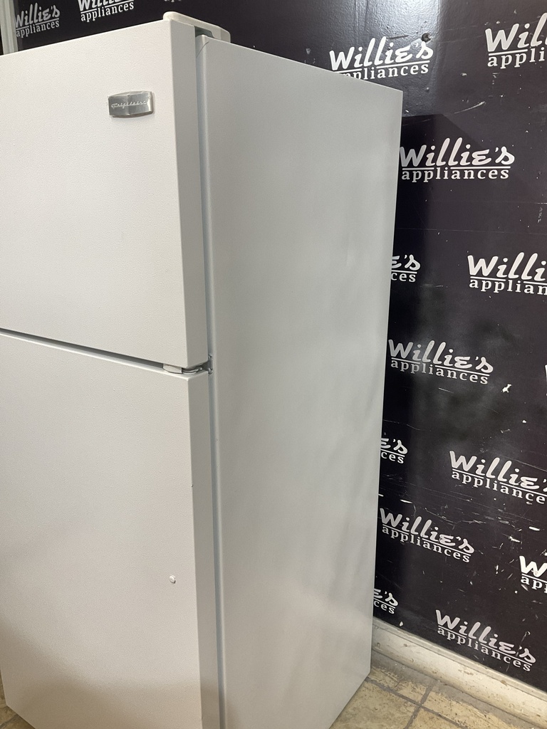 Frigidaire Used Refrigerator Top and Bottom 28x64 1/2” 