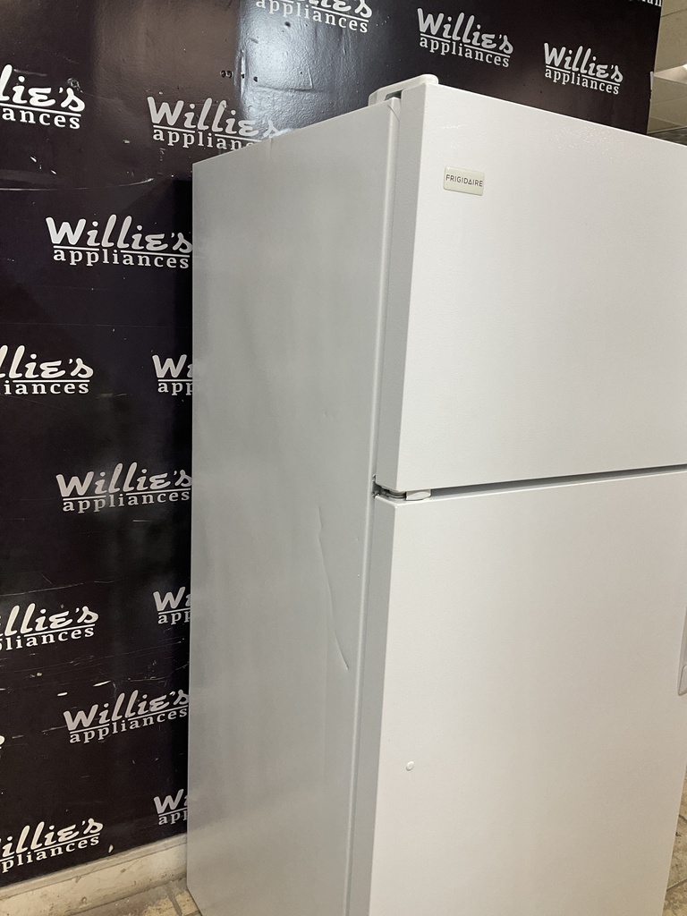 Frigidaire Used Refrigerator Top and Bottom 28x64 1/2” 