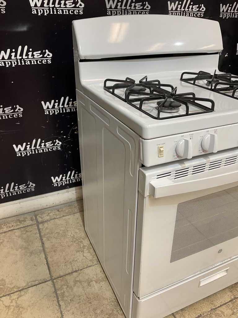 Ge Used Natural Gas Stove 30inches (White) 