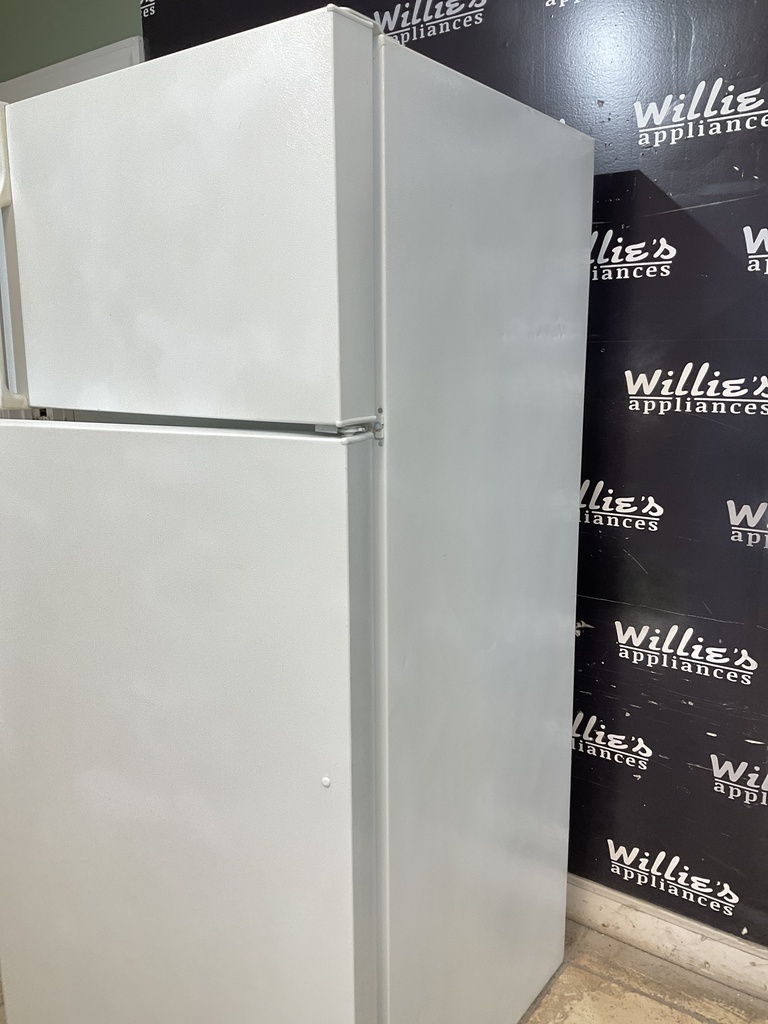 Ge Used Refrigerator Top and Bottom 28x67 
