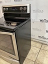 Whirlpool Used Electric Stove 220volts (40/50 AMP) 30inches {no cord} 