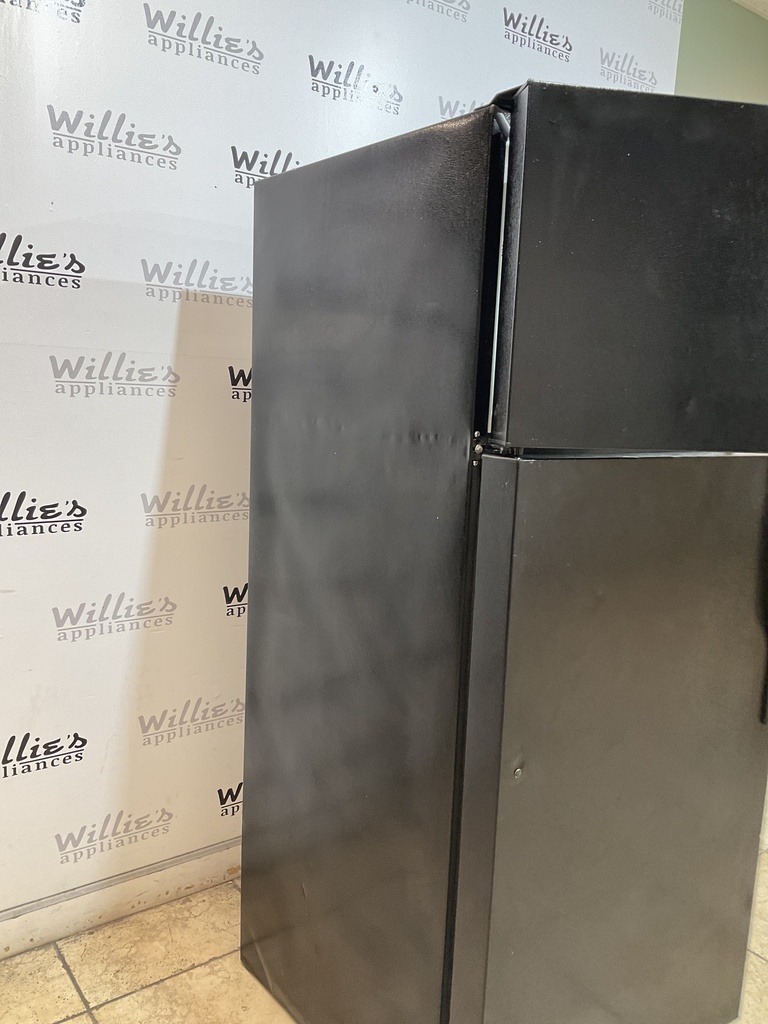 Ge Used Refrigerator Top and Bottom 28x67 (Black) 