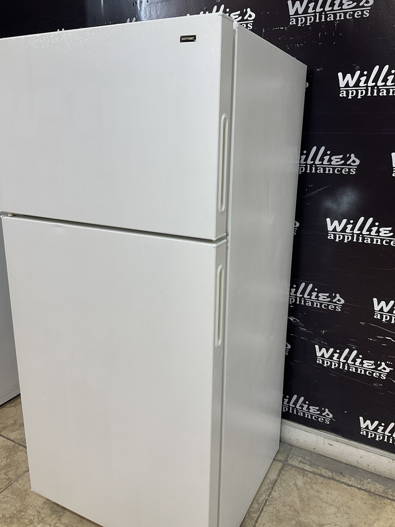Hotpoint Used Refrigerator Top and Bottom 28x61 1/2” (White) 