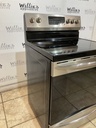 Frigidaire Used Electric Stove 220volts (40/50 AMP) 30inches {no cord} 