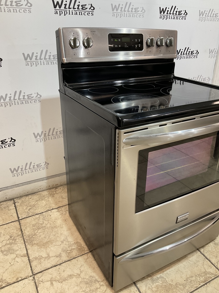 Frigidaire Used Electric Stove 220volts (40/50 AMP) 30inches {4 prong} (Stainless steel)