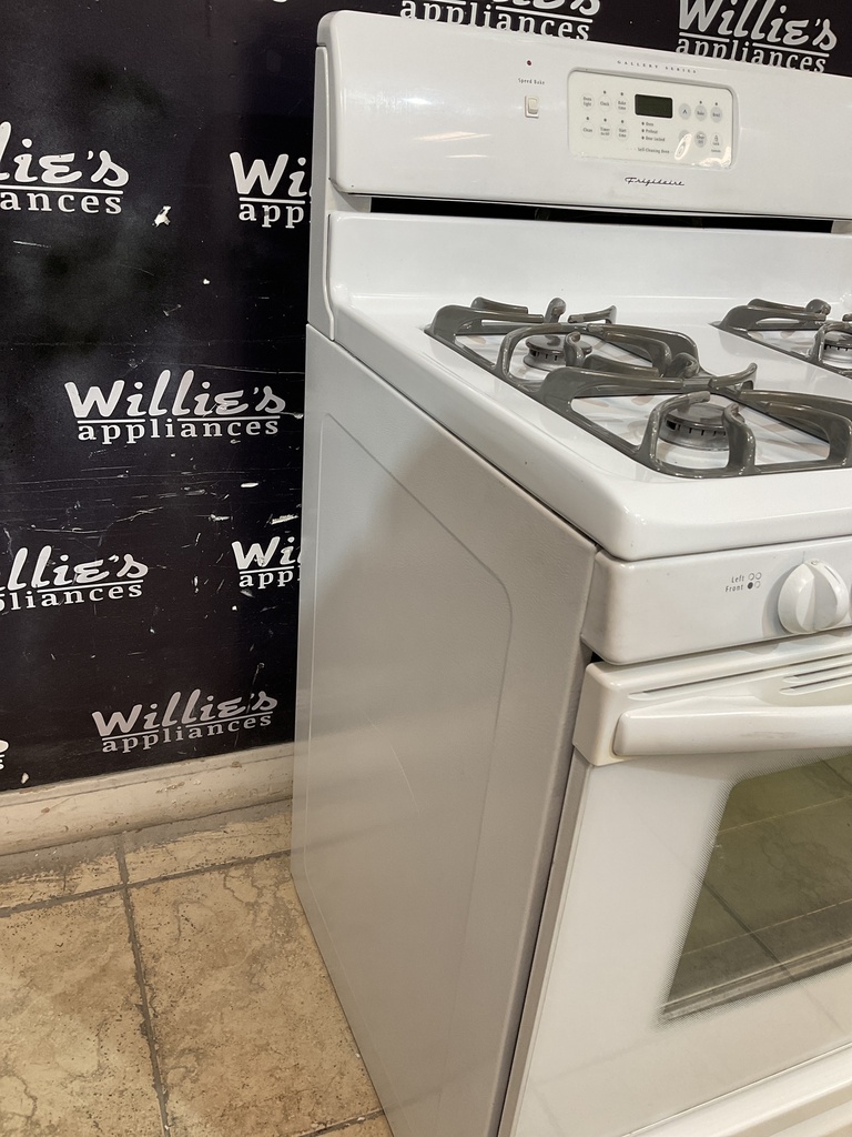 Frigidaire Used Natural Gas Stove 30inches (White) 