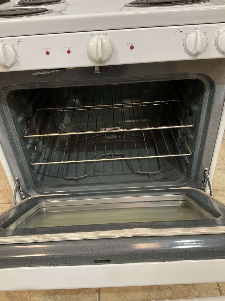 Ge Used Electric Stove 220volts (40/50 AMP) 30inches {3 prong} (White) 