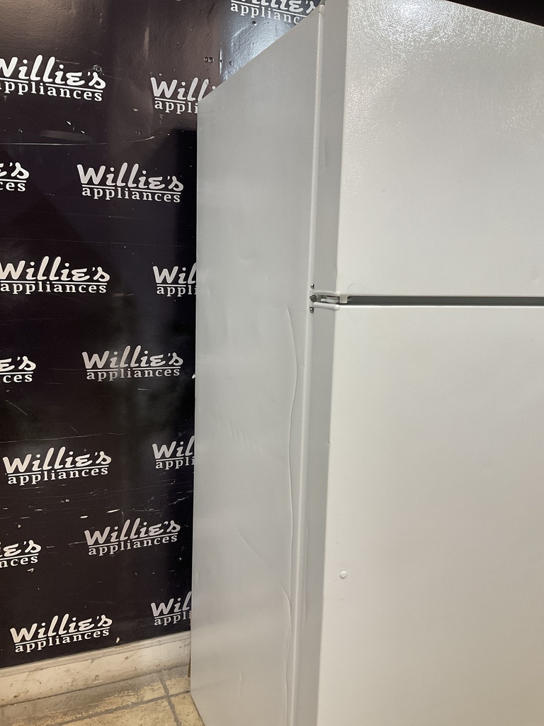 Ge Used Refrigerator Top and Bottom 28x67 (White) 