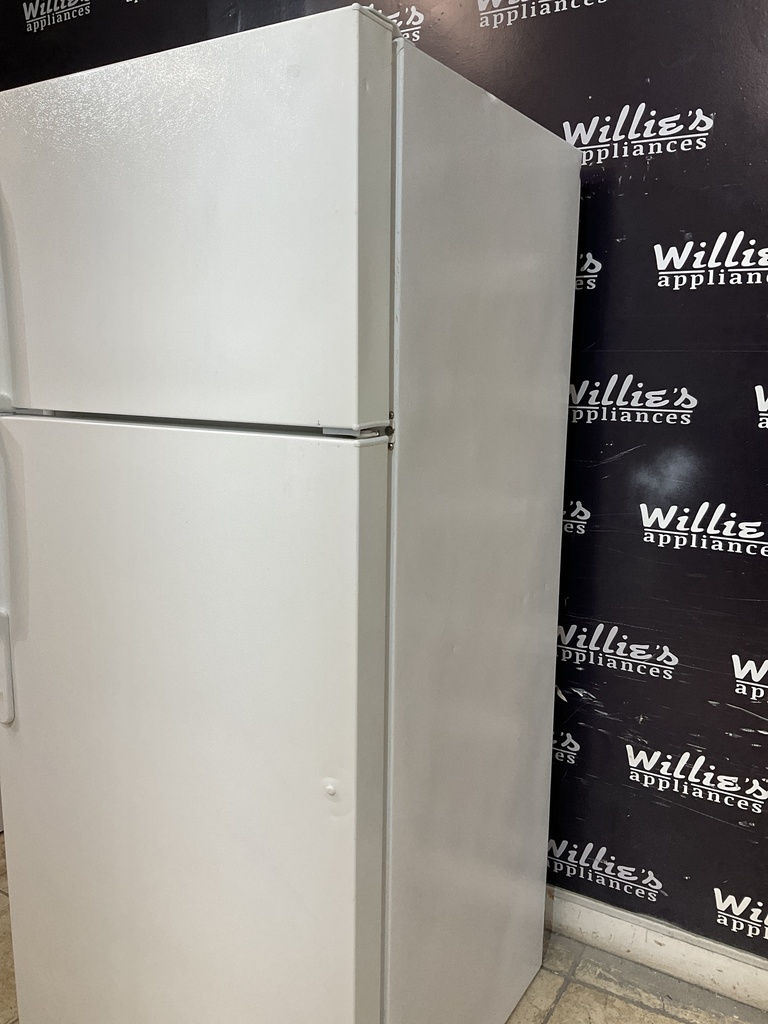 Ge Used Refrigerator Top and Bottom 28x67 (White) 