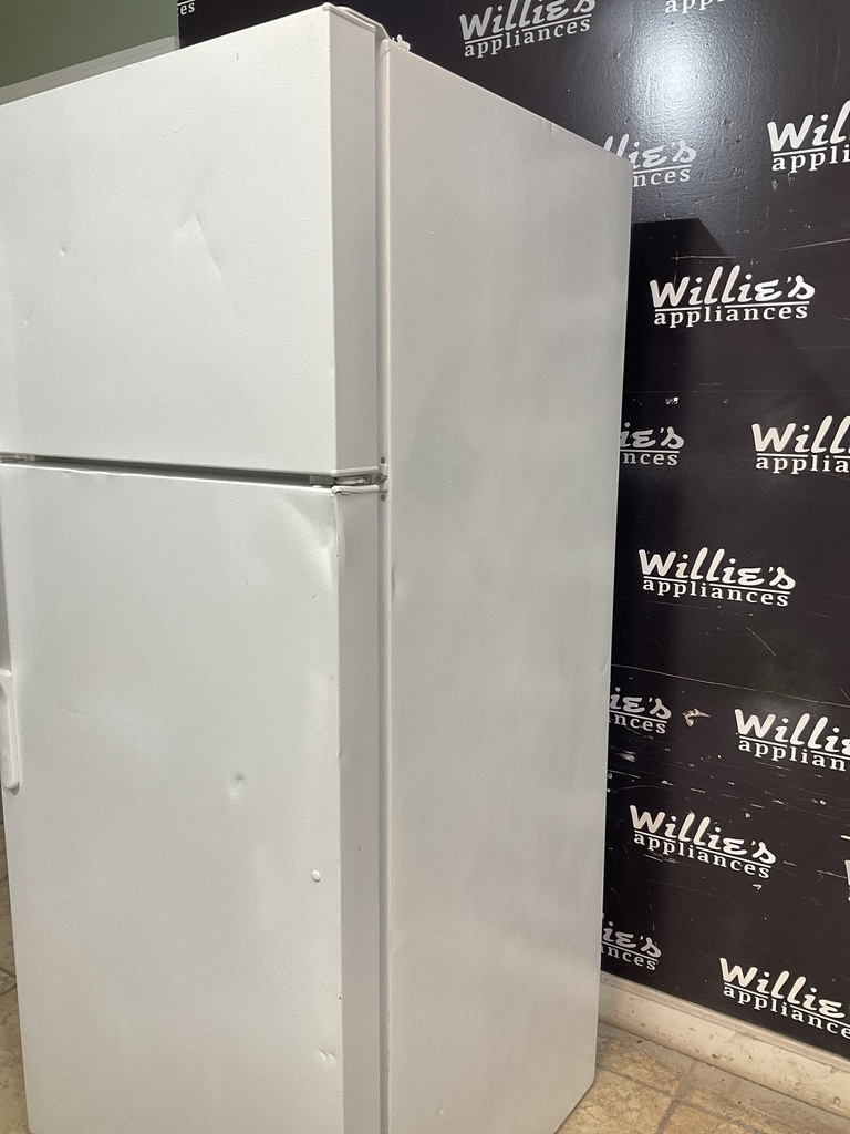 Ge Used Refrigerator Top and Bottom 28x67 (White) 