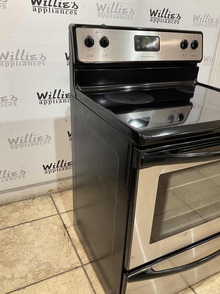 Frigidaire Used Electric Stove 220volts (40/50 AMP) 30inches {4 prong} (Stainless steel) 