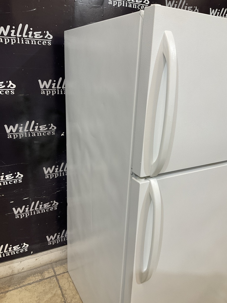 Frigidaire Used Refrigerator Top and Bottom 28x59 1/2” (White) 