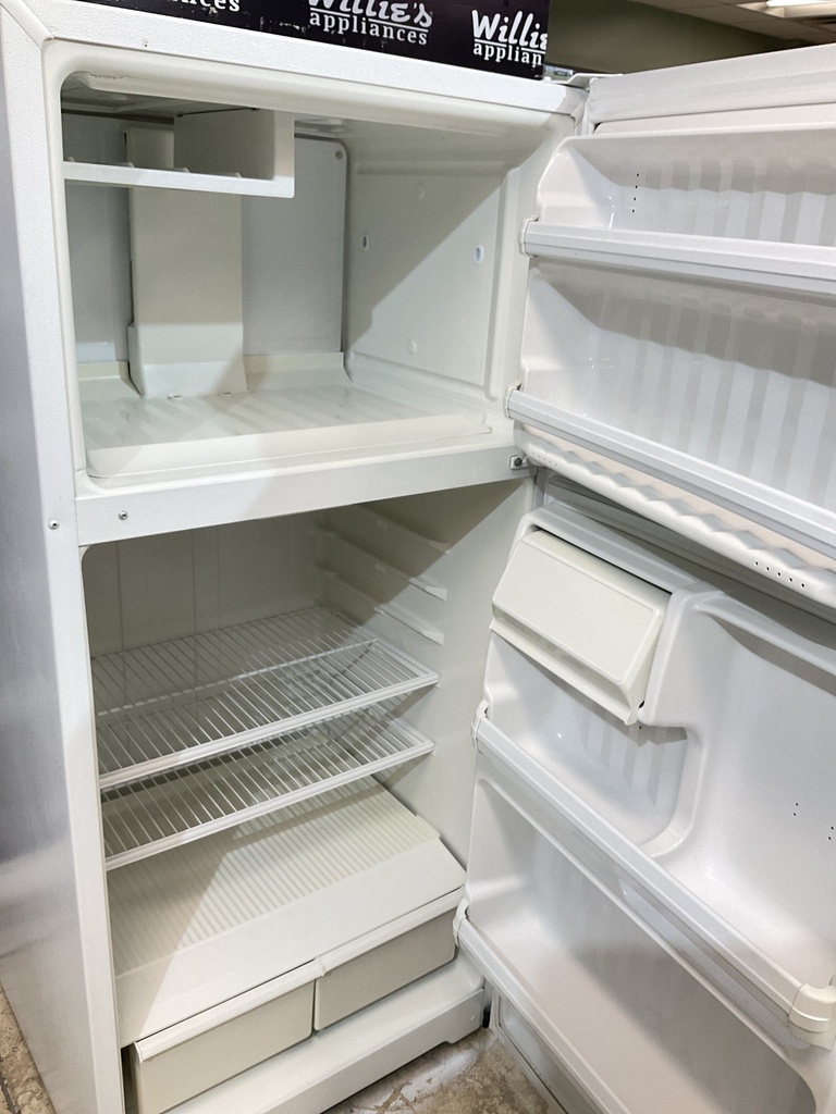 Hotpoint Used Refrigerator Top and Bottom 28x61 1/2” (White) 