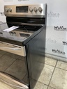 Frigidaire Used Electric Stove 220volts (40/50 AMP) 30inches {3 prong} (White) 