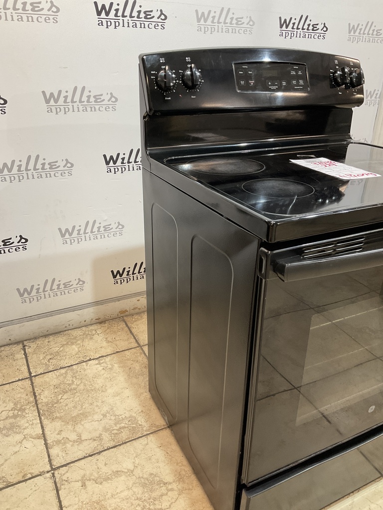 Ge Used Electric Stove 220volts (40/50 AMP) 30inches {4 prong} (Black)