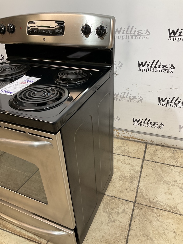 Ge Used Electric Stove 220volts (40/50 AMP) 30inches {4 prong} (Stainless Steel) 