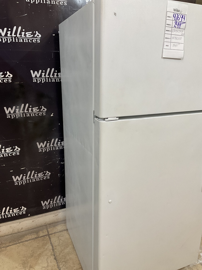 Ge Used Refrigerator Top and Bottom 28x61 1/2” (White) 