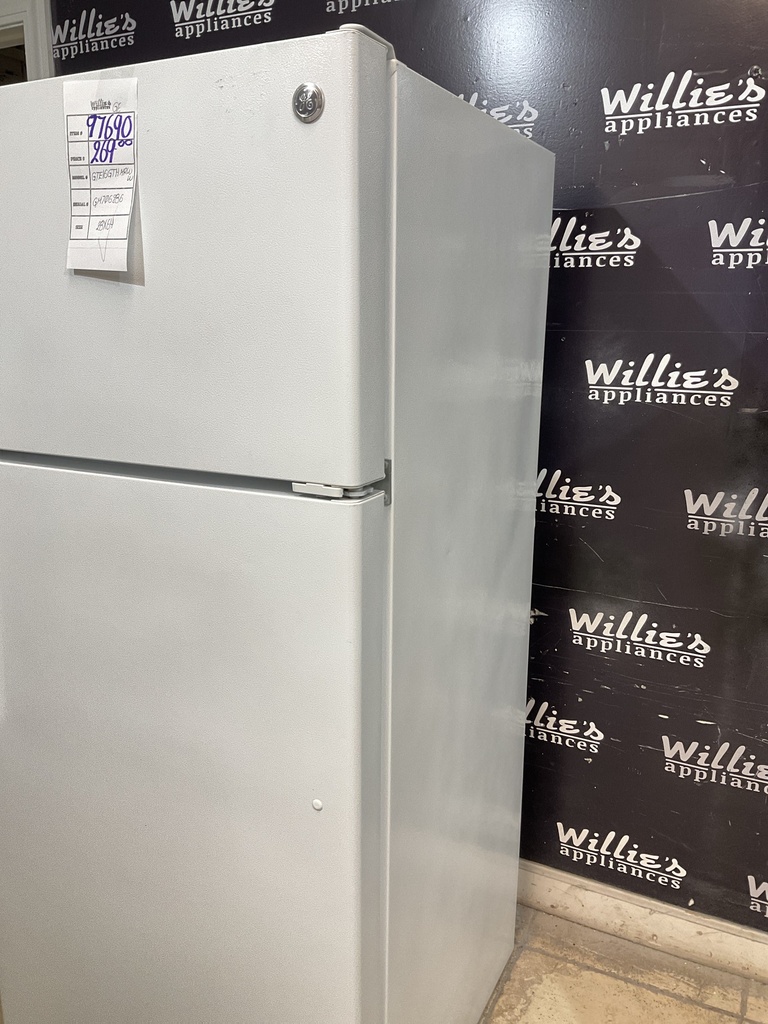 Ge Used Refrigerator Top and Bottom 28x64 (White) 