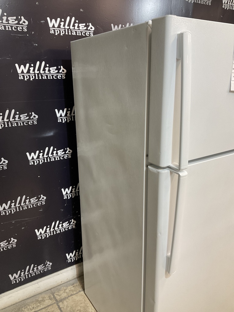 Ge Used Refrigerator Top and Bottom 28x64 (White) 