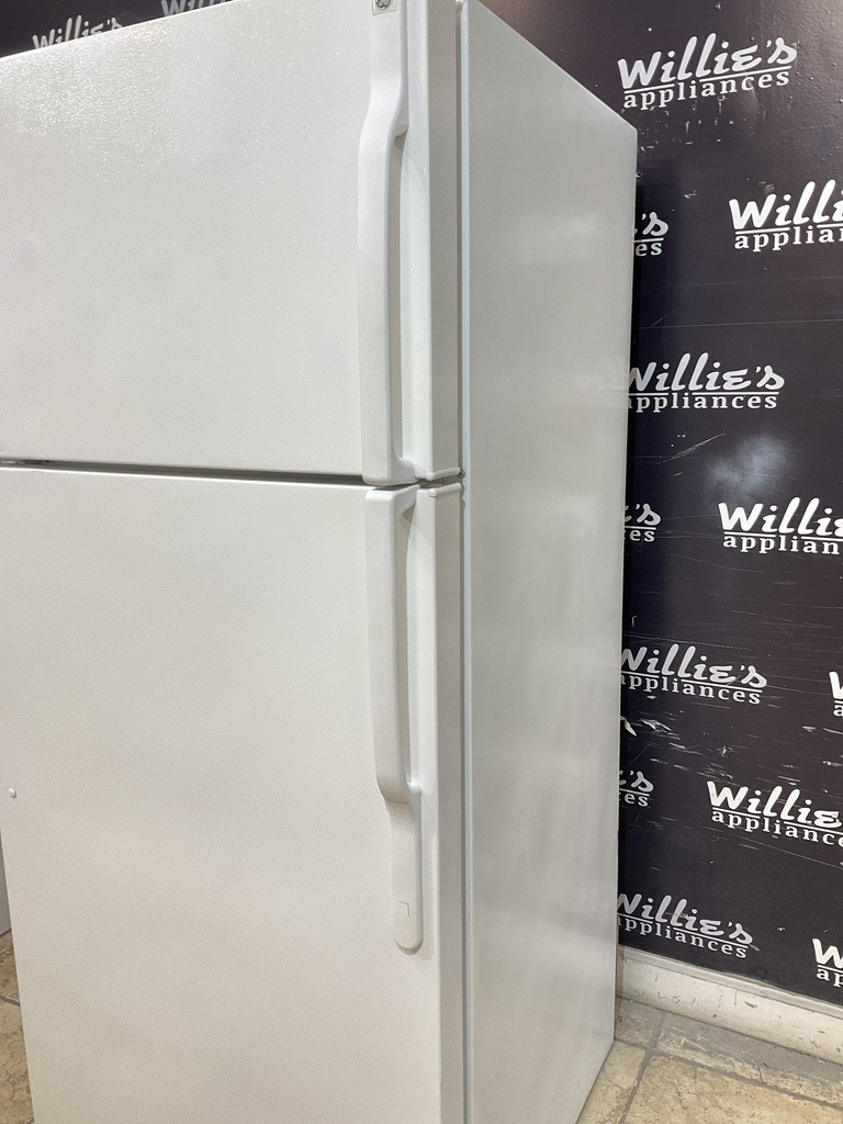 Ge Used Refrigerator Top and Bottom 28x64 (White)