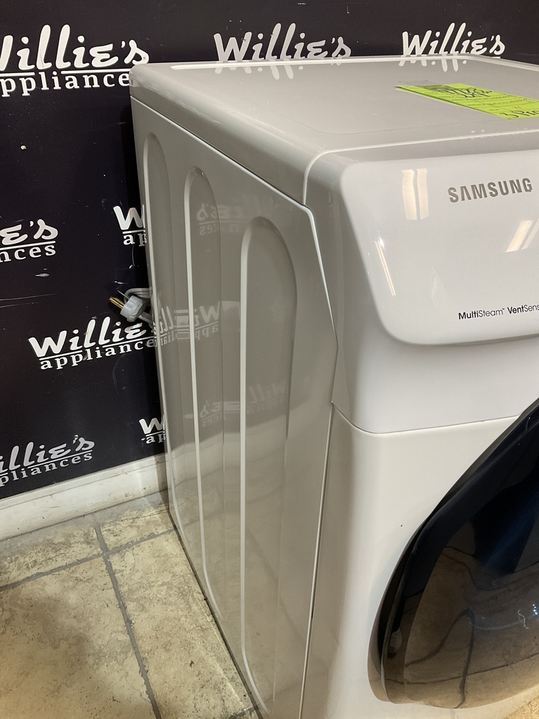 Samsung Used Electric Dryer 220volts (30 AMP) 27inches {3 prong} (White) 