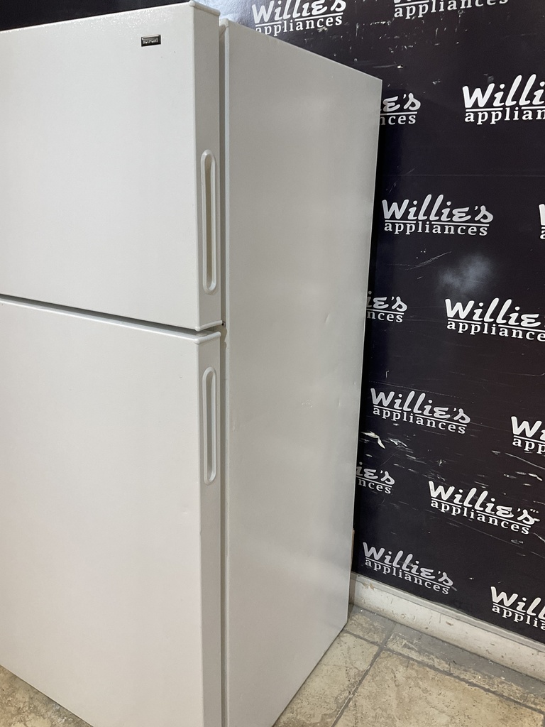 Hotpoint Used Refrigerator Top and Bottom 28x61 1/2” (White) 