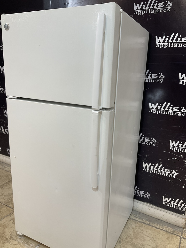 Ge Used Refrigerator Top and Bottom 28x61 (White) 