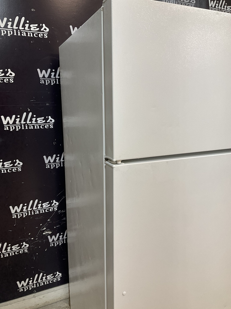 Ge Used Refrigerator Top and Bottom 28x64 1/2” (White) 